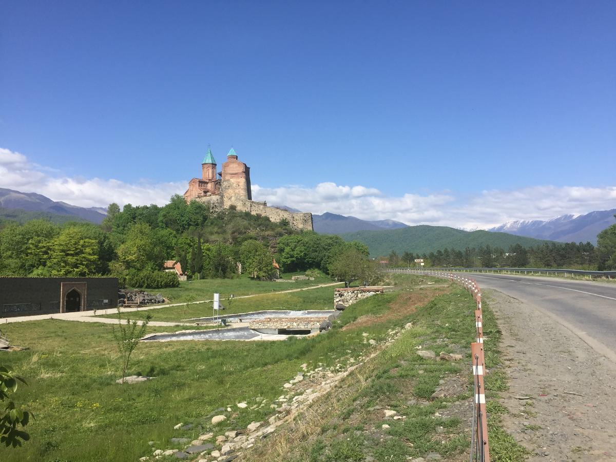 Guest House Gzirishvili Кварели Екстериор снимка